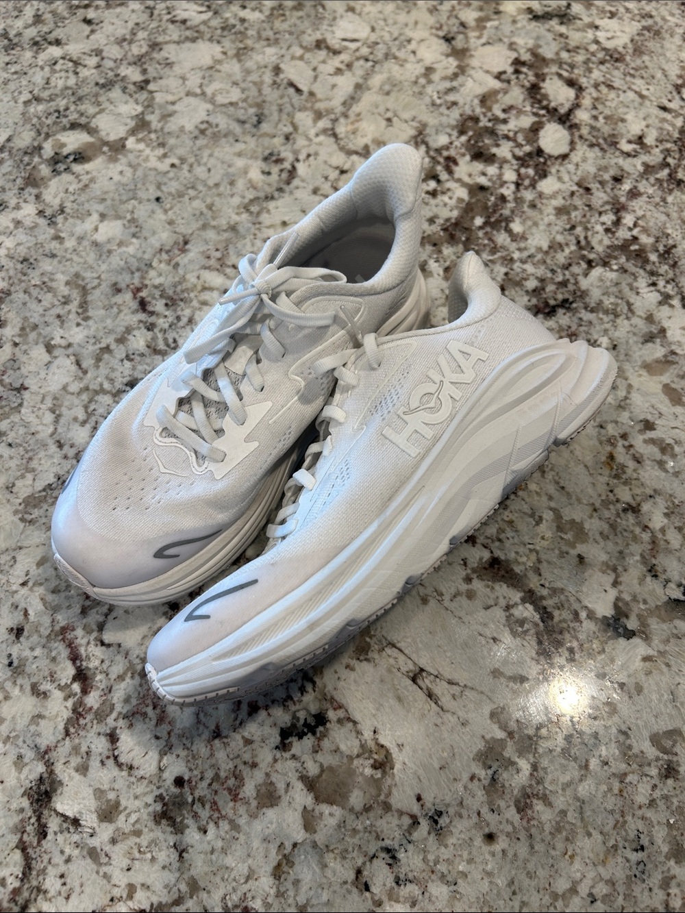 Girls Hoka Clifton 10s